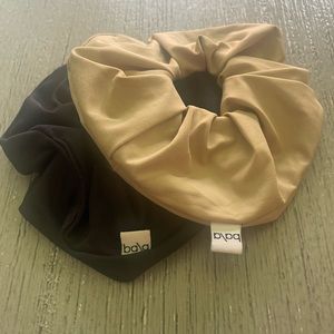 Bala scrunchies